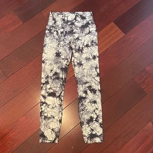 Lululemon 7/8 tights luxtreme size 4